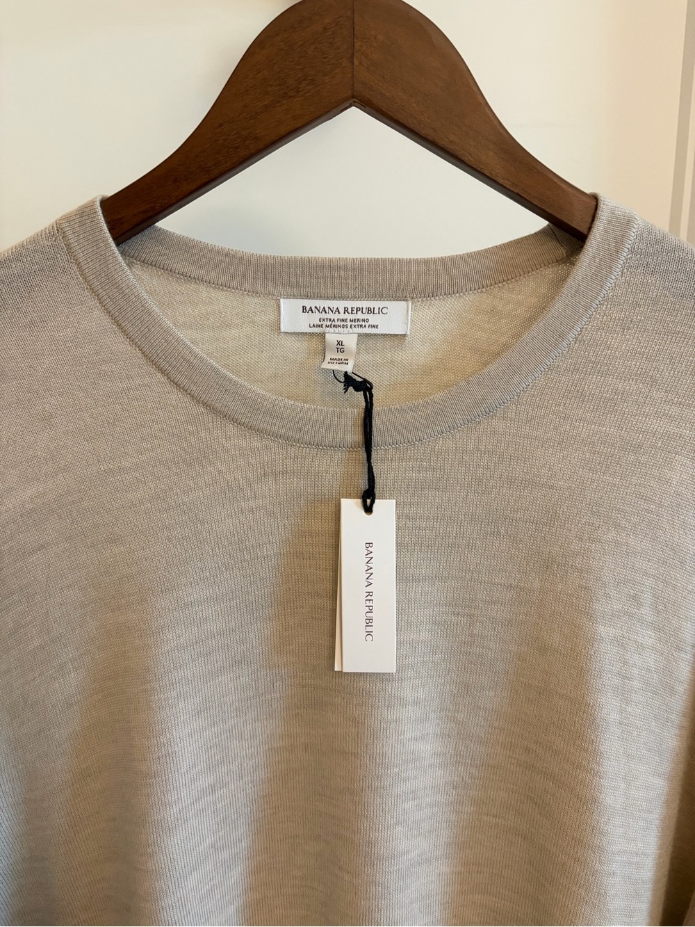 Banana Republic Merino Wool Men's Crewneck Sweater in Light Beige